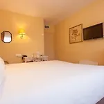 Logis Nimotel 3*
