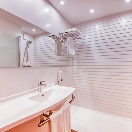 Hotel Logis Nimotel Nîmes