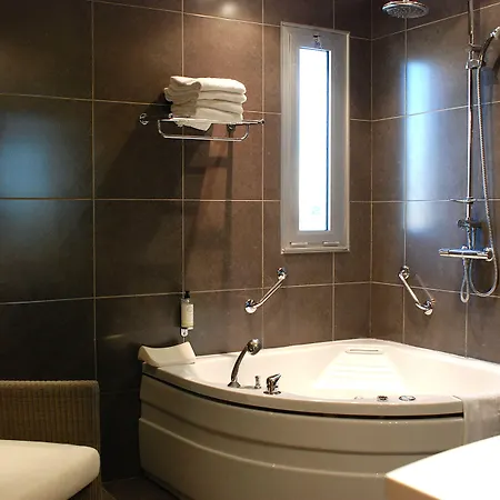 Ξενοδοχείο Logis Nimotel 3*