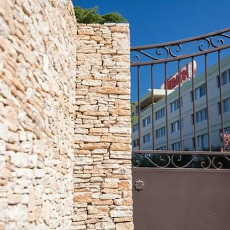 Logis Nimotel Cosy 3* Nimes